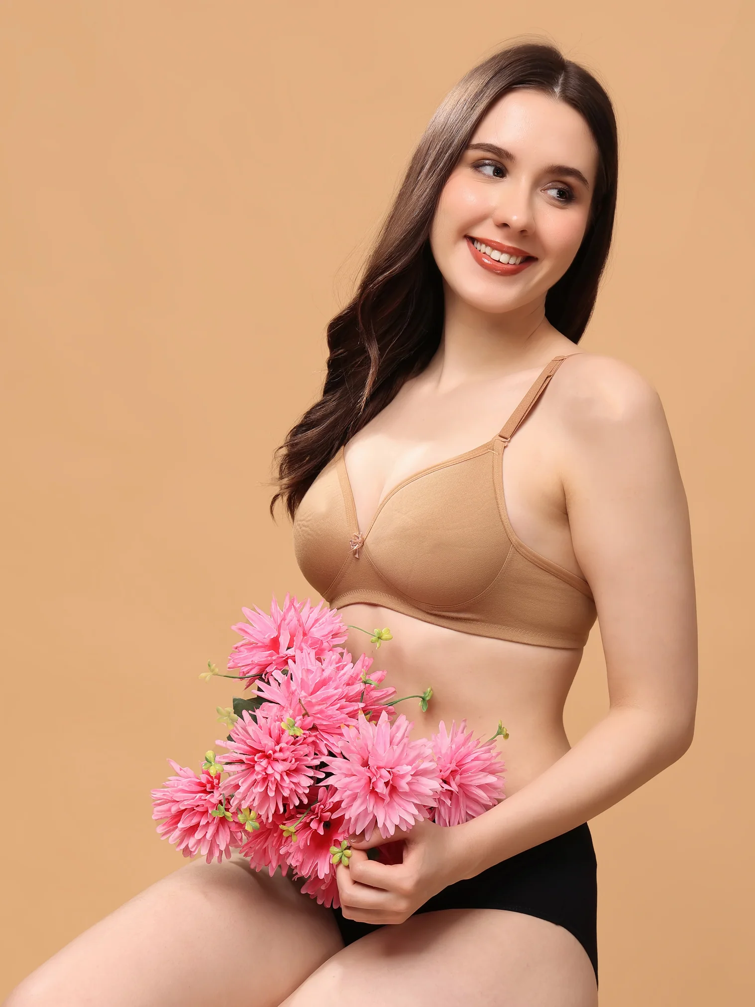 Women's Non-Wired Medium Coverage Convertible-Straps T-Shirt Bra - Image 5